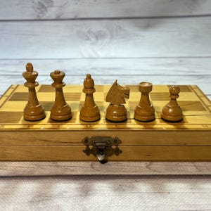 Germany wood chess set 70s vintage in very good condition. Vintage chess set with board