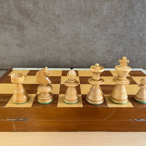 Germany wood chess set 80s vintage in great condition. Great gift for mens, chess lovers and collectors!