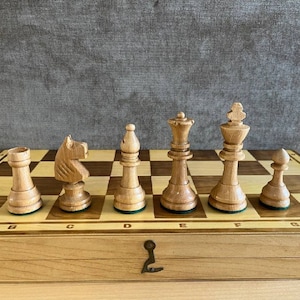 Altes Germany Holz Schachspiel 80er Jahre Vintage in gutem Zustand. Tolles Geschenk für Männer, Schachliebhaber und Sammler!