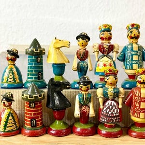 Handmade Germany Large chess set in original box 70s vintage in good condition