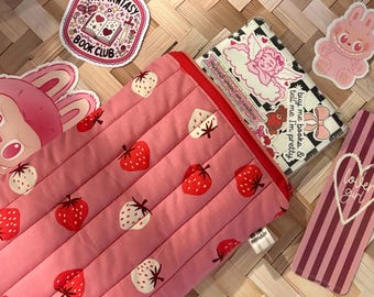 Funda acolchada para Kindle con cremallera / Funda acolchada para lector electrónico / Regalo para amantes de los libros / Funda para Kindle Paperwhite / Accesorio hecho a mano para amantes de los libros