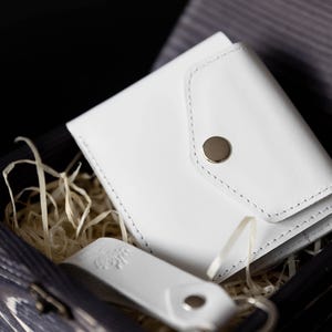 Carteira de couro genuíno personalizada para meninas, carteira feminina feita à mão, carteira pequena e prática, presente para ela