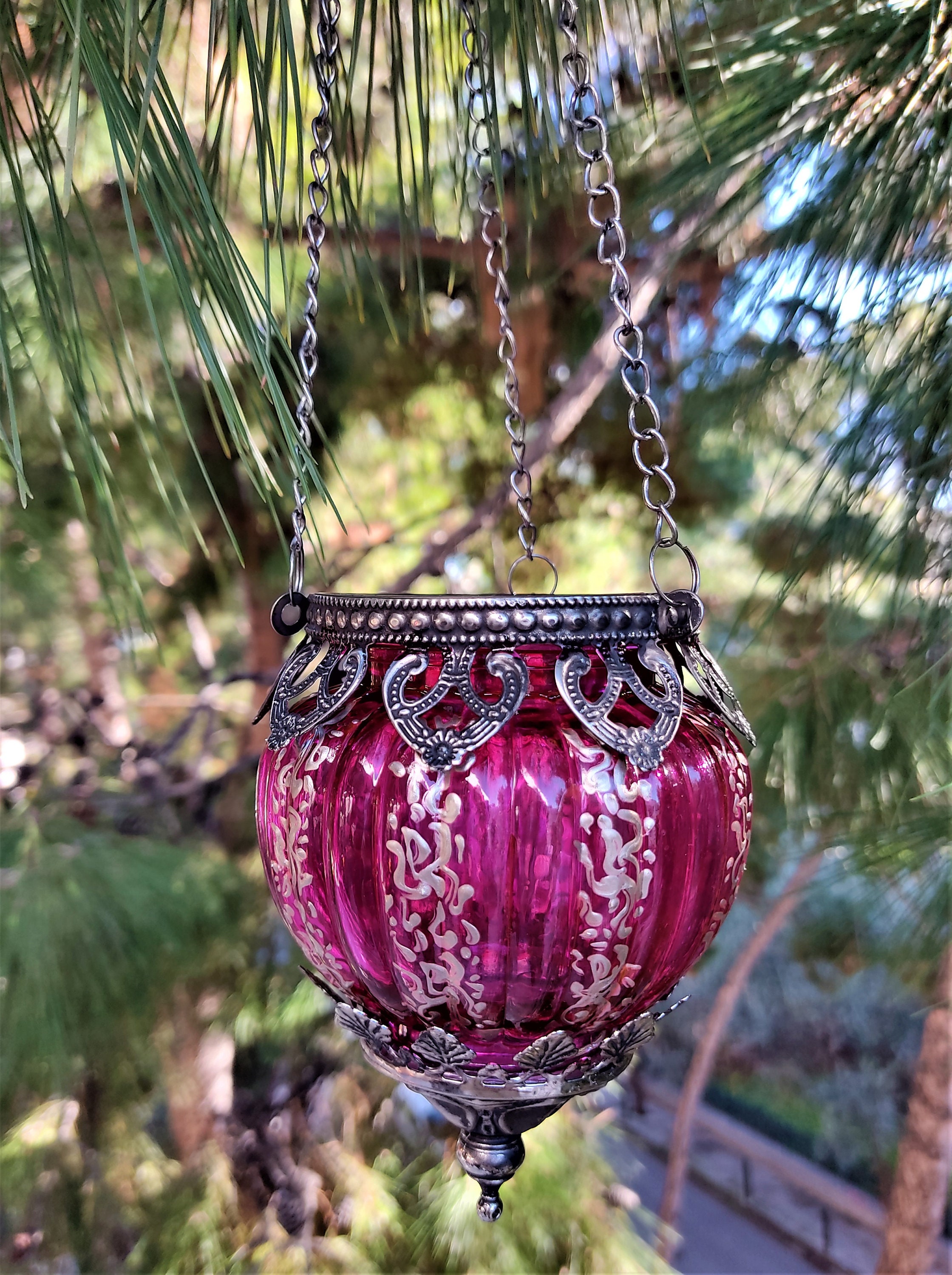 Magenta Glas Hängelaterne mit Zinn dekorative Eisenarbeit