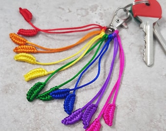 Porte-clés arc-en-ciel, breloque de sac en macramé Gay Pride, cadeau LGBTQ, porte-clé multicolore