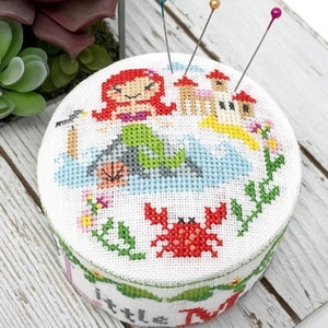 Kleine Zeemeermin - Pincushion Fairy Tail serie - Kruissteek Grafiek door Tiny Modernist