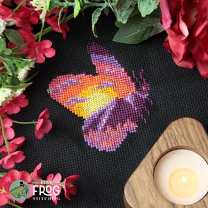 Berg Motte Sonnenuntergang - Kreuzstichvorlage von Fine Frog Stitching