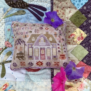 House on Wisteria Lane - Schema punto croce di Pansy Patch - Spedizione GRATUITA