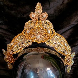 gold crown burlesque halloween mardi gras