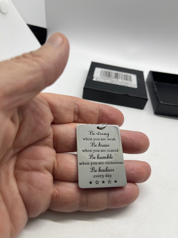 Vanlovemac Be Strong keychain - image 3