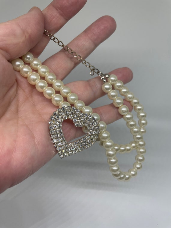 Vintage faux pearl heart necklace - image 10
