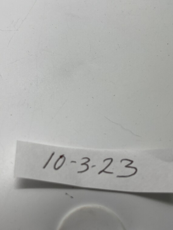 Vanlovemac Be Strong keychain - image 6