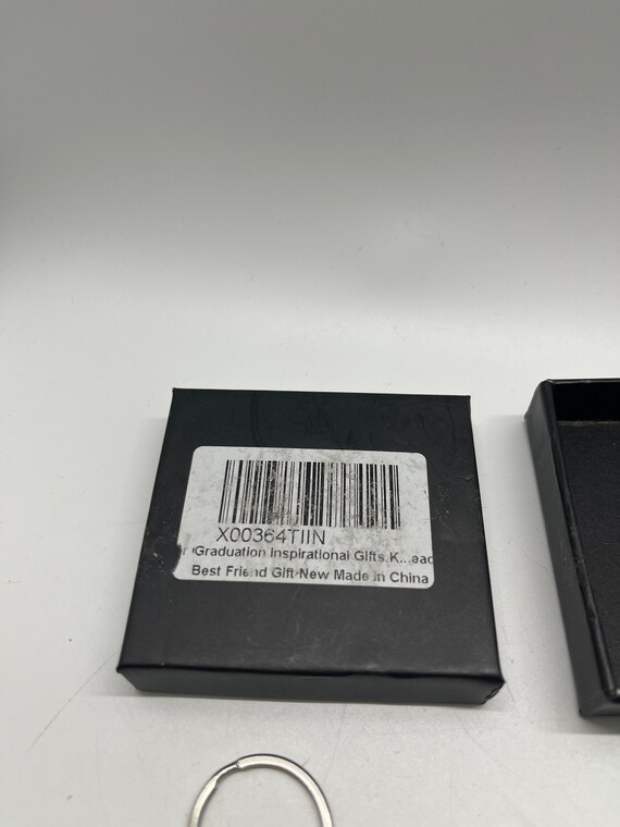 Vanlovemac Be Strong keychain - image 5