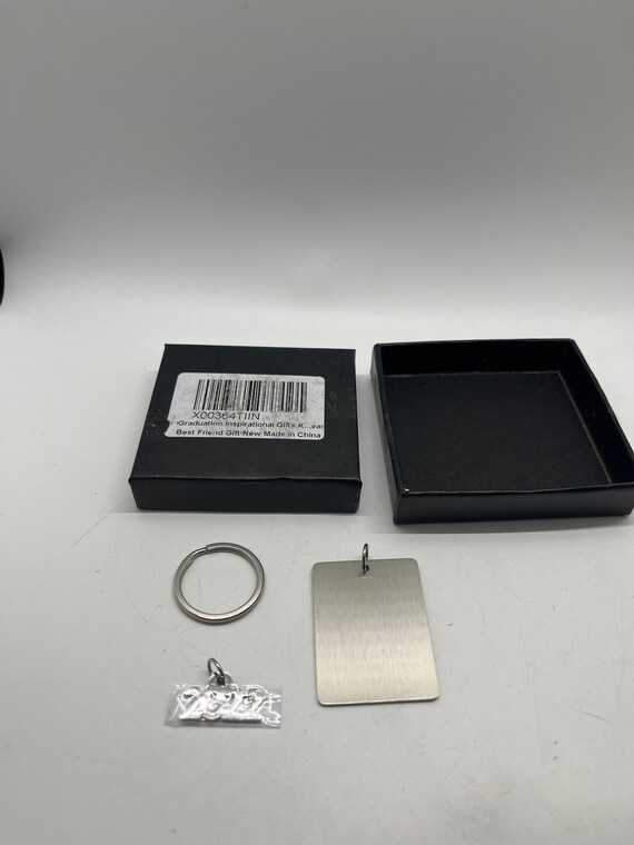 Vanlovemac Be Strong keychain - image 2