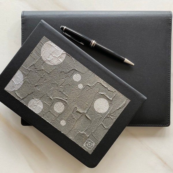 Diario de lujo pintado a mano en gris y plata, bolsa de papel de arte chino texturizada, brillante y hecha a mano, regalo único, elemento metálico