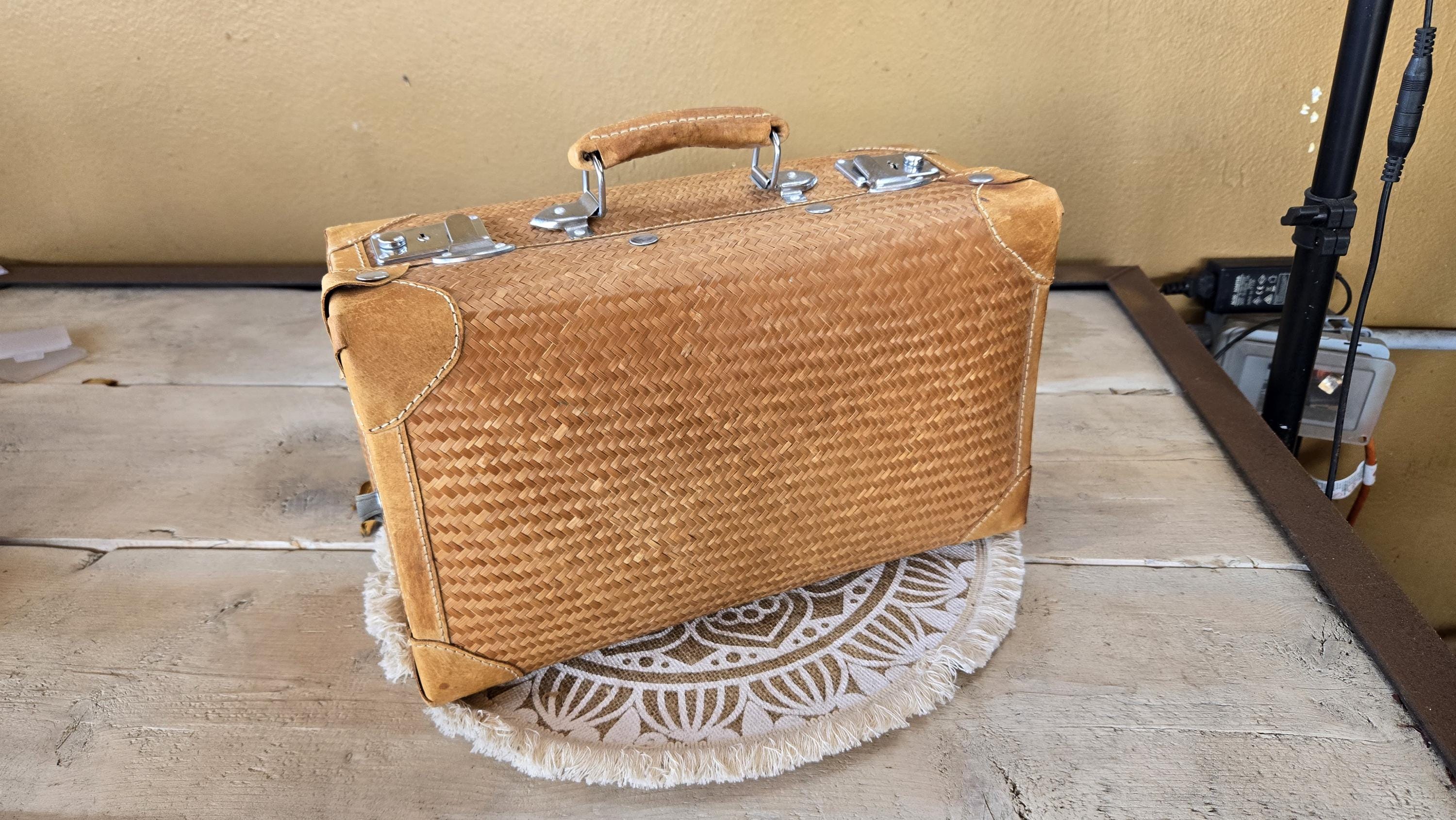 Petite Valise Rotin Et Bambou - Vintage Artisanale - Décorative - Fabriquée En Italie