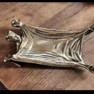 Vintage plateau/porte-objets pour cartes de visite diable en laiton. San Pacifique.