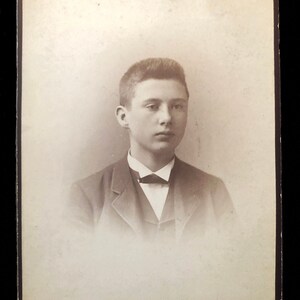 Cabinet Card of a Young Edwardian Man.