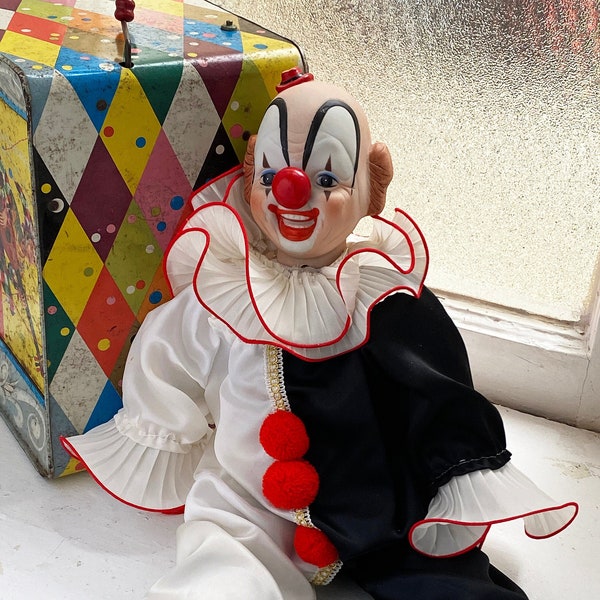 Vintage Porcelain Victoria Impex Musical Clown Wind Up Doll.