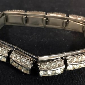 Shimmering Vintage Rhinestone Bracelet - Art Deco Delight.
