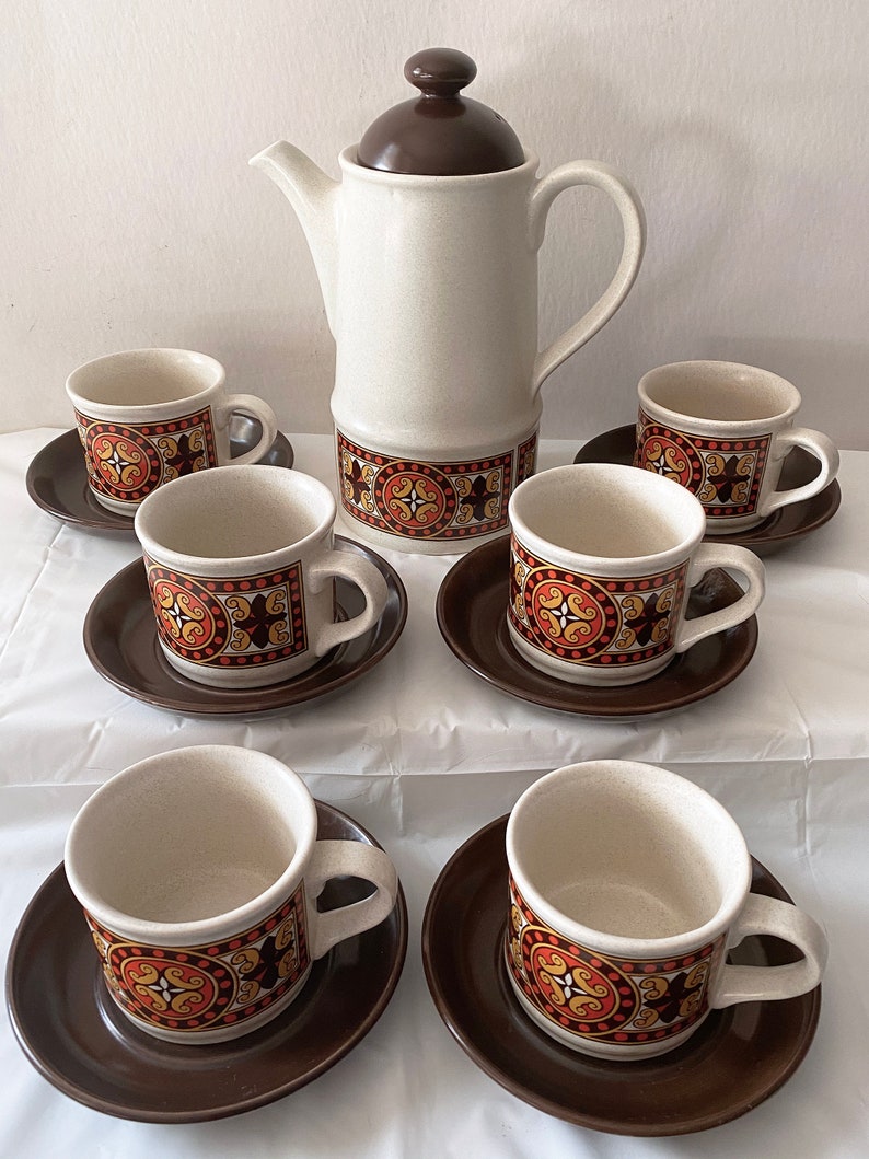 Vintage Coffee Set. Mid Century Sadler Stoneware Border Mission Pattern. Retro 70s Kitchen Decor. 画像 4