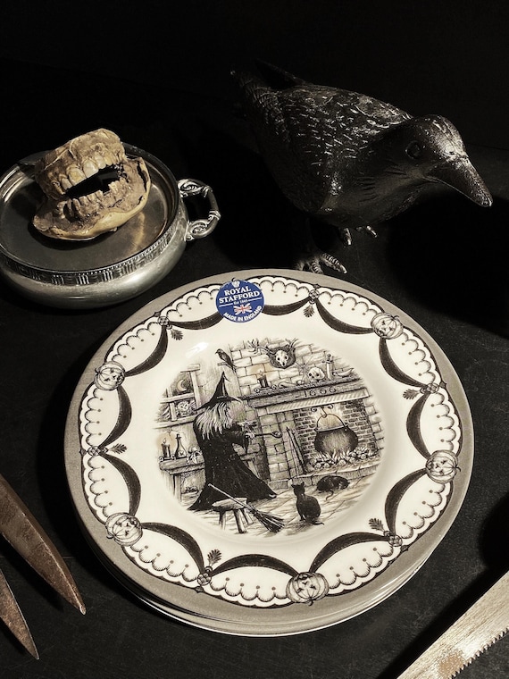 Royal Stafford お皿ハロウィン魔女