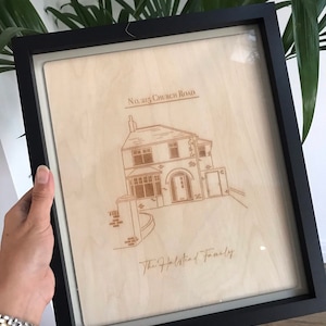 Dessin de maison portrait avec cadre en bois
