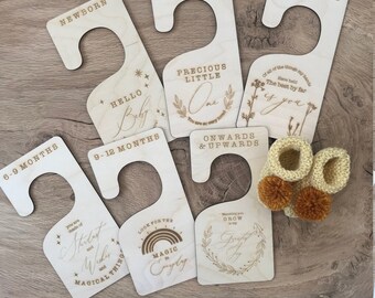 Baby clothes wooden hanger dividers