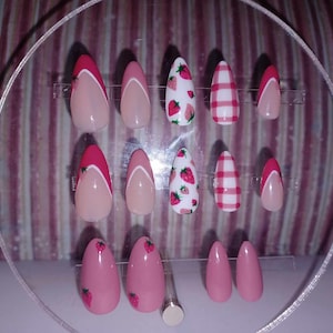 Sweet Strawberries | Full Press On Nail Set