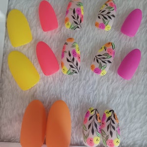 Bright Blooms | Full Press On Nail Set
