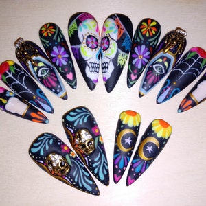 Day of the Dead | Black Light Reactive! | Press On Nail Set