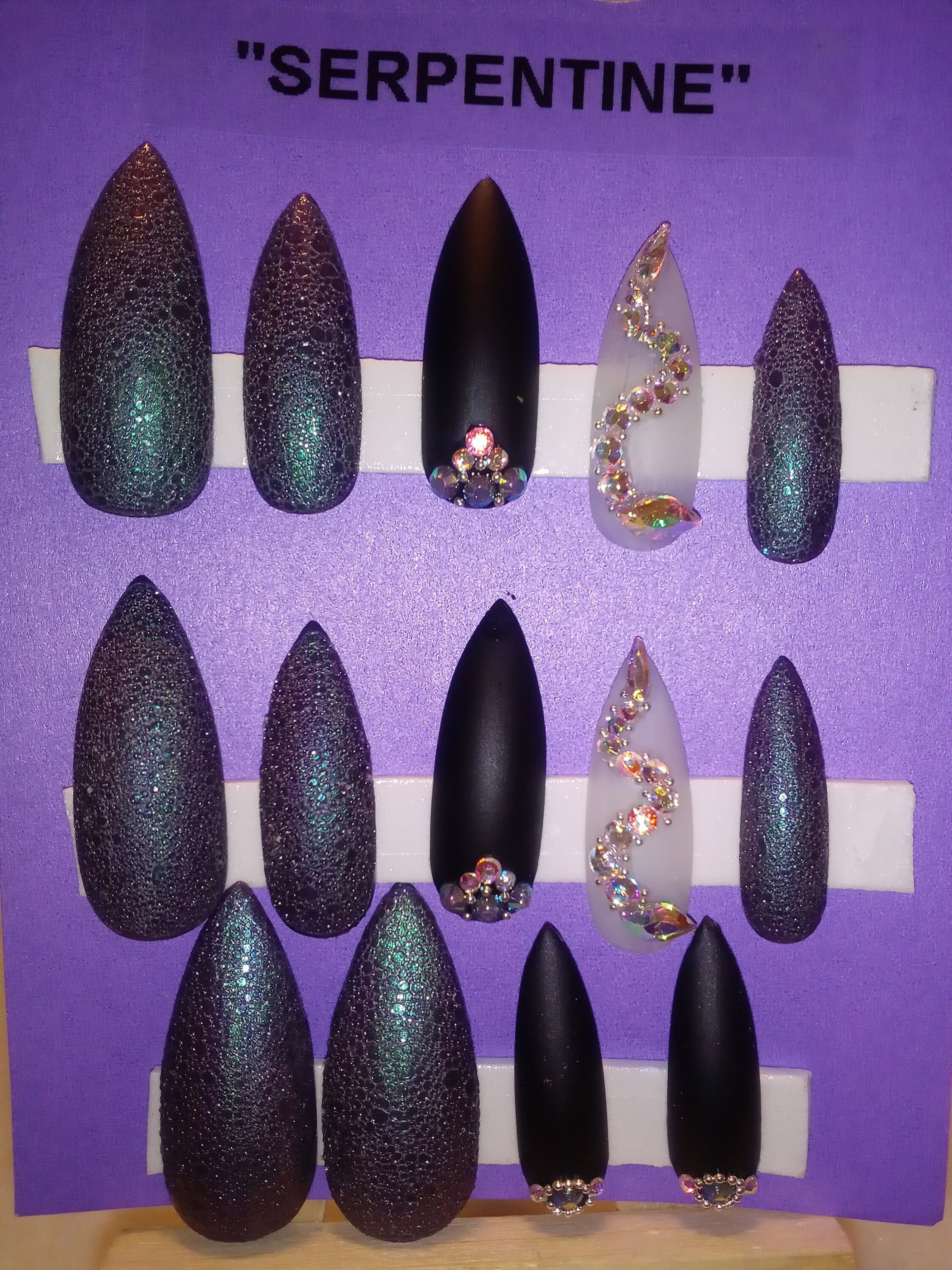 Serpentine Full Set of Press on Nails Etsy