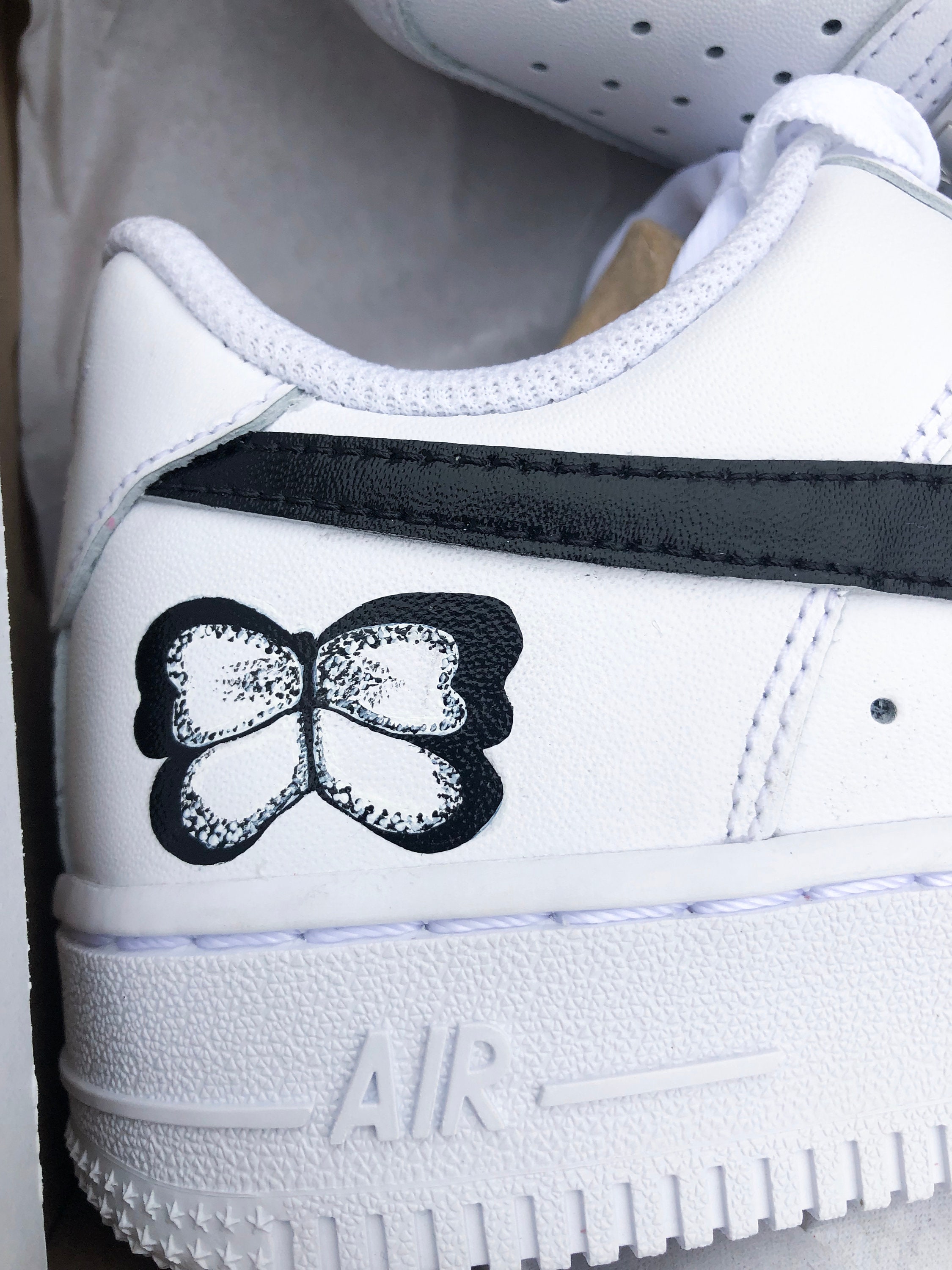 nike airforce 1 butterfly