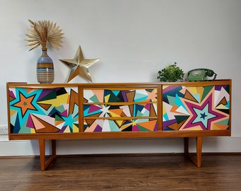 HECHO A PEDIDO, Diseño de estrella geométrica pintado a mano a medida, credenza de aparador de mediados de siglo, Decoración del hogar a medida, Aparador retro,