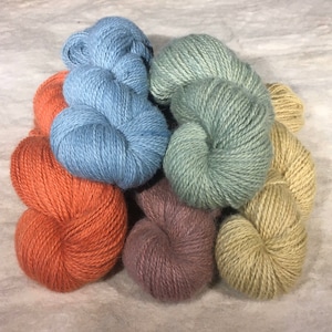Wool from our alpacas: white / vegetable dyes