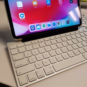 Ipad tablet  keyboard mount a1314  11 12.9 10.5