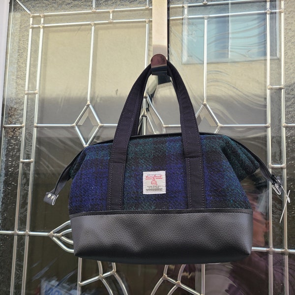 Harris Tweed Small wire framed bag. Perfect for sock projects or as a purse.