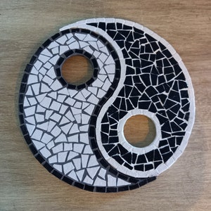 DIY mosaic kit: Yin Yang trivet
