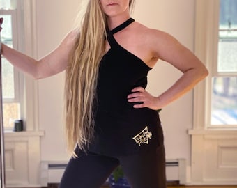 Kreuz gebändert Bambus schwarz Tank | Keyhole Strickhalfter | Finden Sie Ihr Freestyle Top | FYFApparel | Pole Dance oder Floor Work Shirt | Fließendes Top