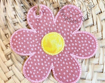 ITH Flower Bag Tag Embroidery Design, Machine Embroidery Name Tag, In The Hoop Embroidery Download, Contrast Bean Stitch, Spring Applique
