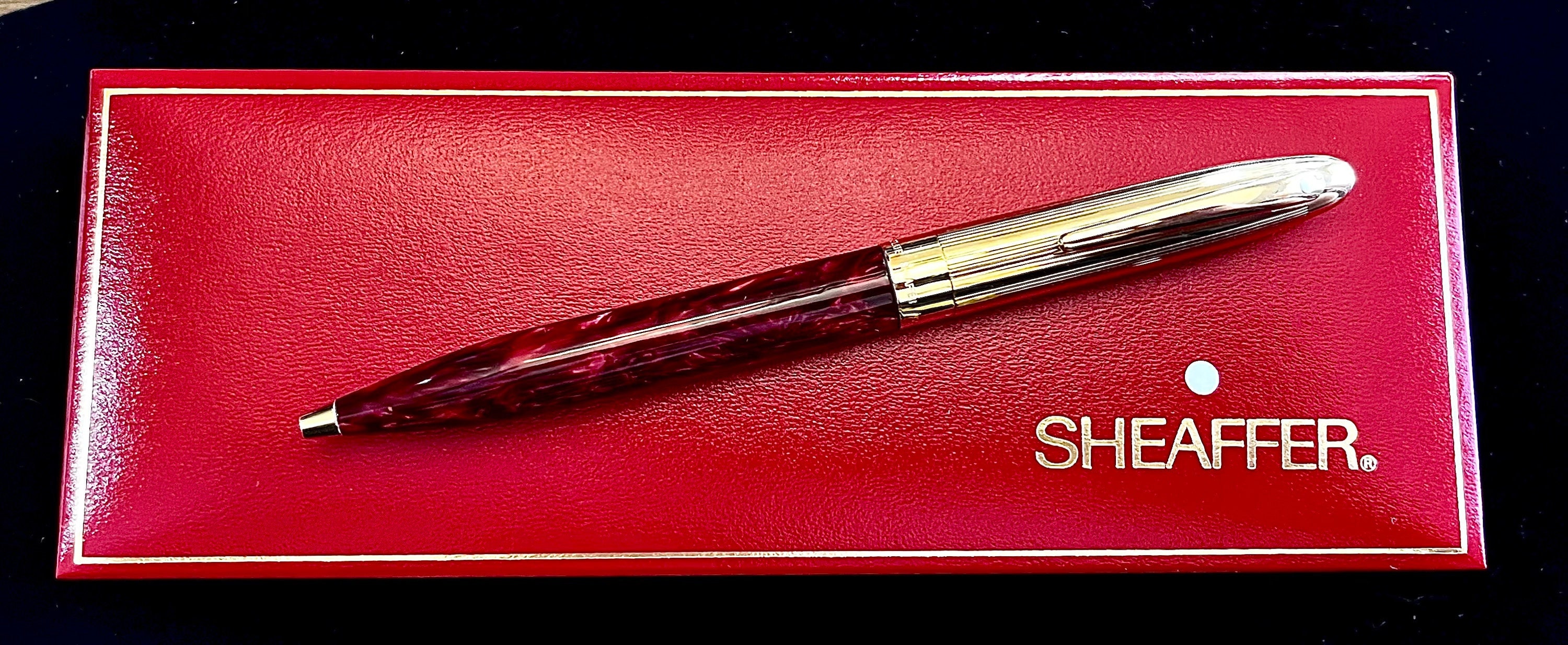 SHEAFFER LEGACY BLACK LAQUE FOUNTAIN PEN 18K MED NIB NEVER INKED NOS