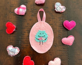 Handsewn PINK Valentine | love monster | felt Valentine | Valentine basket tag