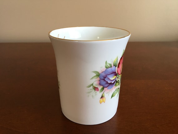 April Flower of the month Queen's fine bone China 