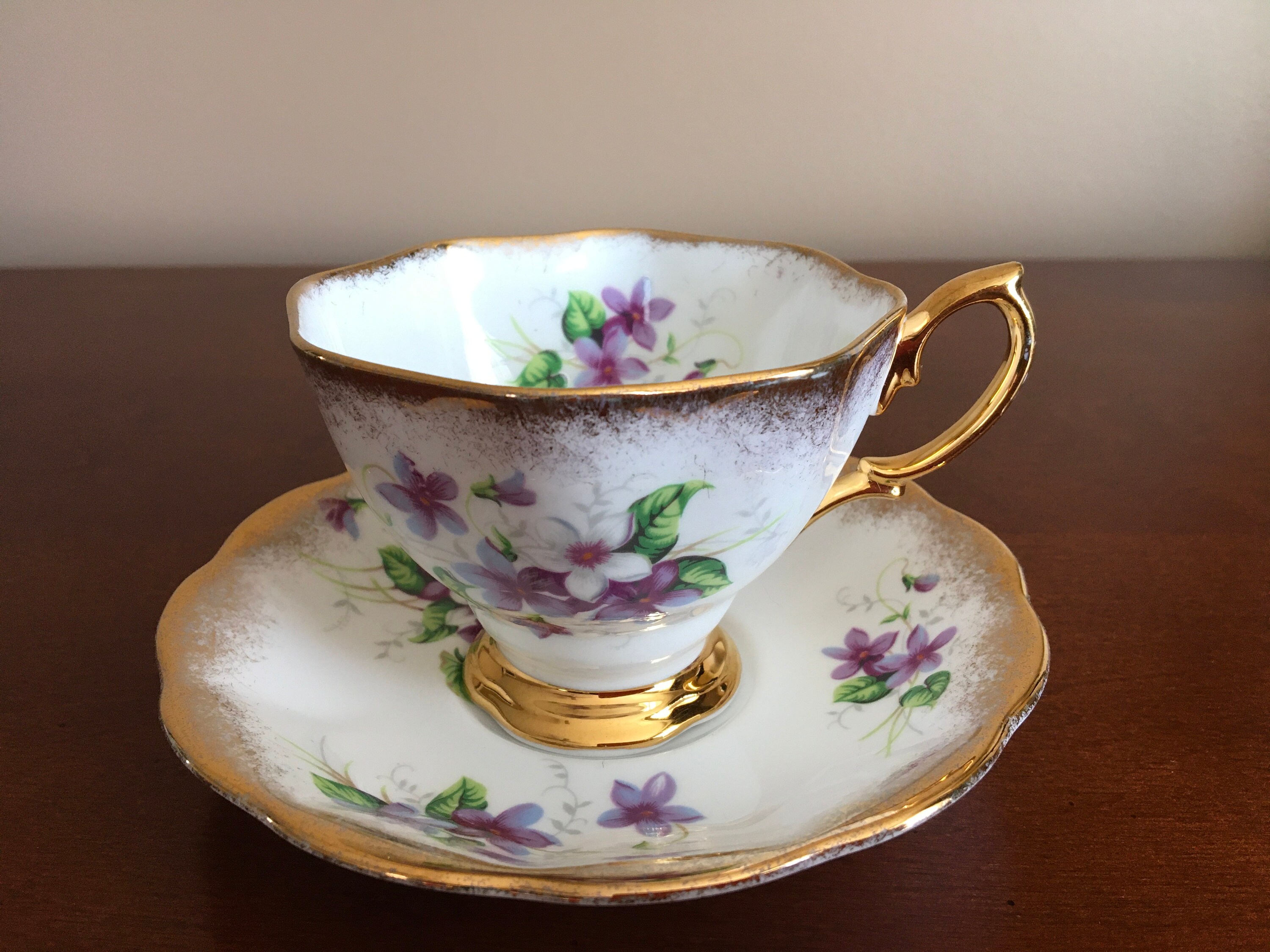 Regalo Elegante Donna Tazza Royal Albert Febbraio Bone China - Set Con Piattino Violets Bone China Febbraio - 3