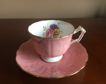 Tasse à thé en porcelaine fine Aynsley rose et or en forme de crocus avec soucoupe assortie