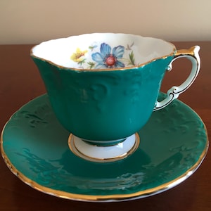 Vintage Green with wild flowers Quadrifoil shape Aynsley fine bone china Tea cup with matching saucer