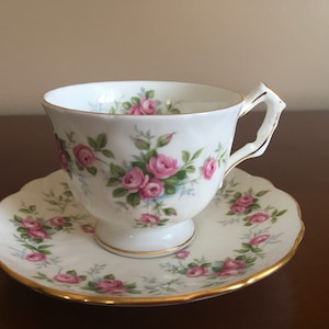 Aynsley Grotto Rose crocus shaped fine bone china Tea cup with matching Saucer