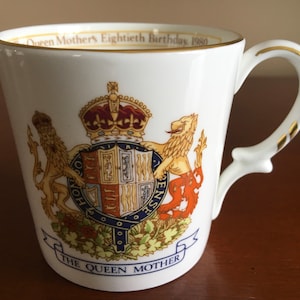 Vintage and Rare Aynsley 80th birthday of HM Queen Elizabeth The Queen Mother’s birthday fine bone china Mug