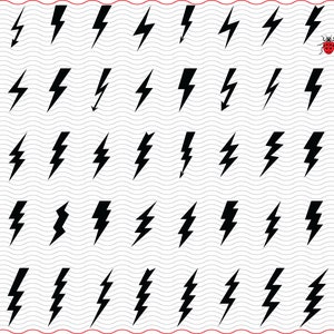 以下が含まれることがあります： さまざまなスタイルの黒い稲妻のグラフィックのコレクション。稲妻は、波状のパターンを持つ白い背景に、行と列に配置されています。小さな赤いテントウムシが右上隅にあります。
