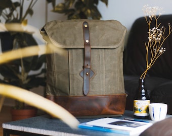 Waxed Canvas & Leather Backpack | Green Drawstring Top Loader Daypack Rucksack Bag | Vintage Rustic Heritage Bags for Men Women | OLDFIELD
