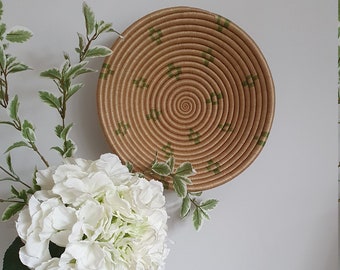 Ruandischer gewebter Wandkorb - Creme & Grün Sisal, Boho Korb